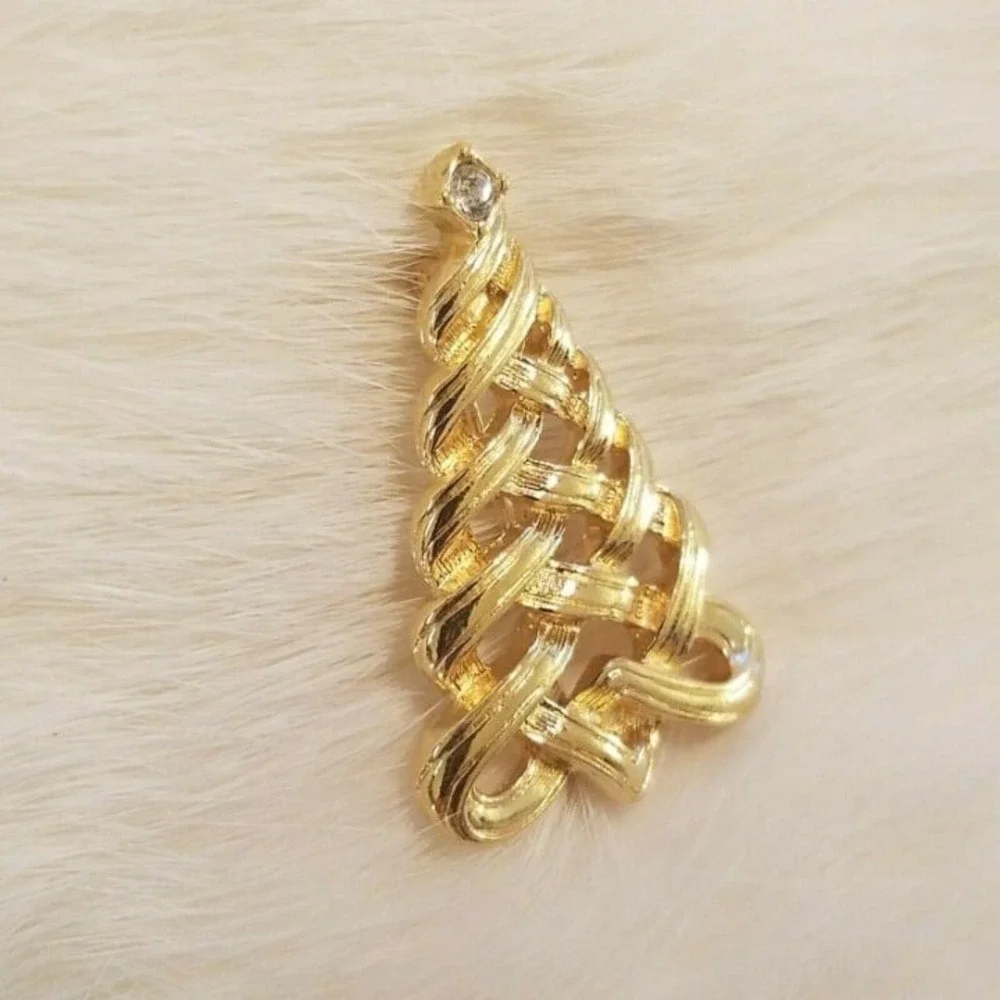 Vintage Avon Christmas Tree Brooch Pin Rhinestone Gold Tone Modernist MCM 4694